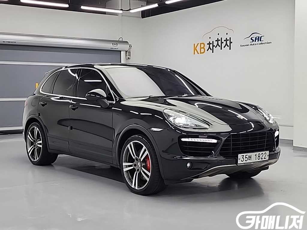 포르쉐 뉴 카이엔 4.8 터보 썸네일 4