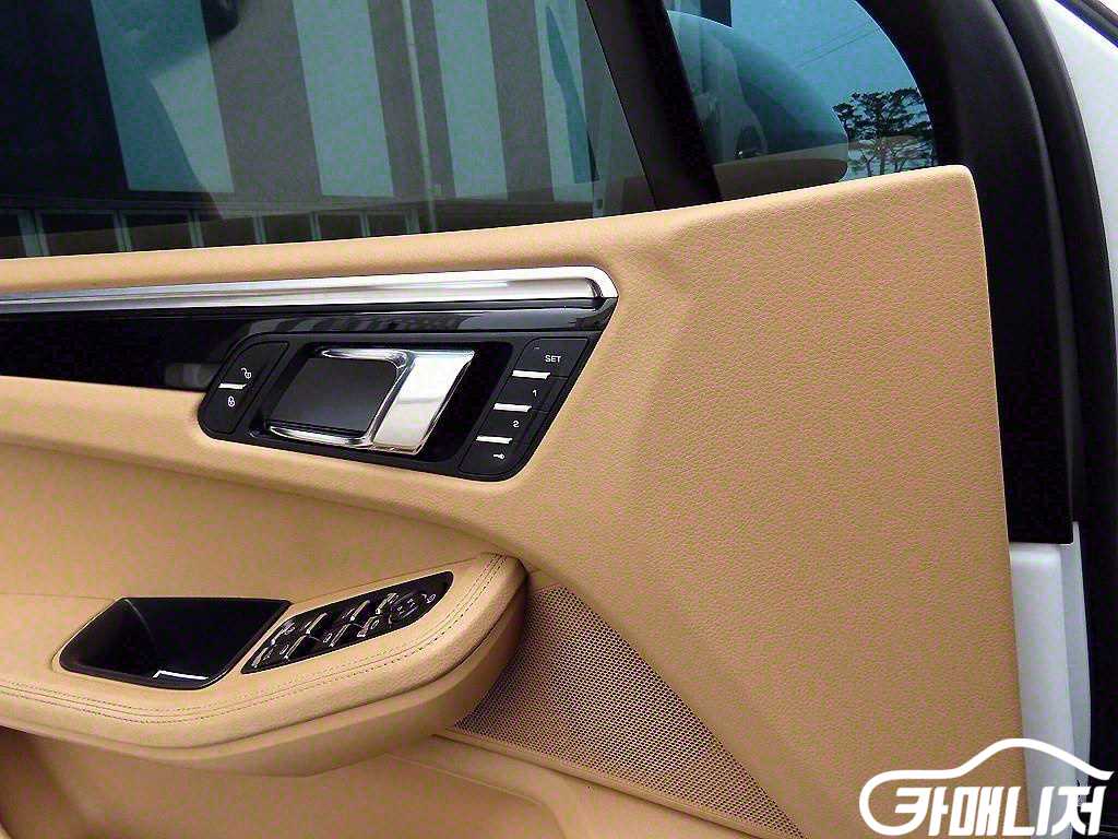 포르쉐 마칸 디젤 3.0 S 썸네일 11