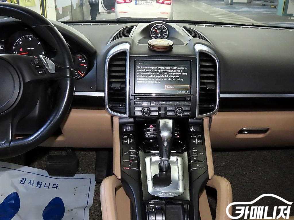 포르쉐 뉴 카이엔 3.0 디젤 플래티넘 에디션 썸네일 10