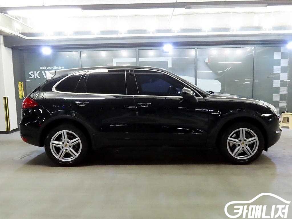 포르쉐 뉴 카이엔 3.0 디젤 플래티넘 에디션 썸네일 3