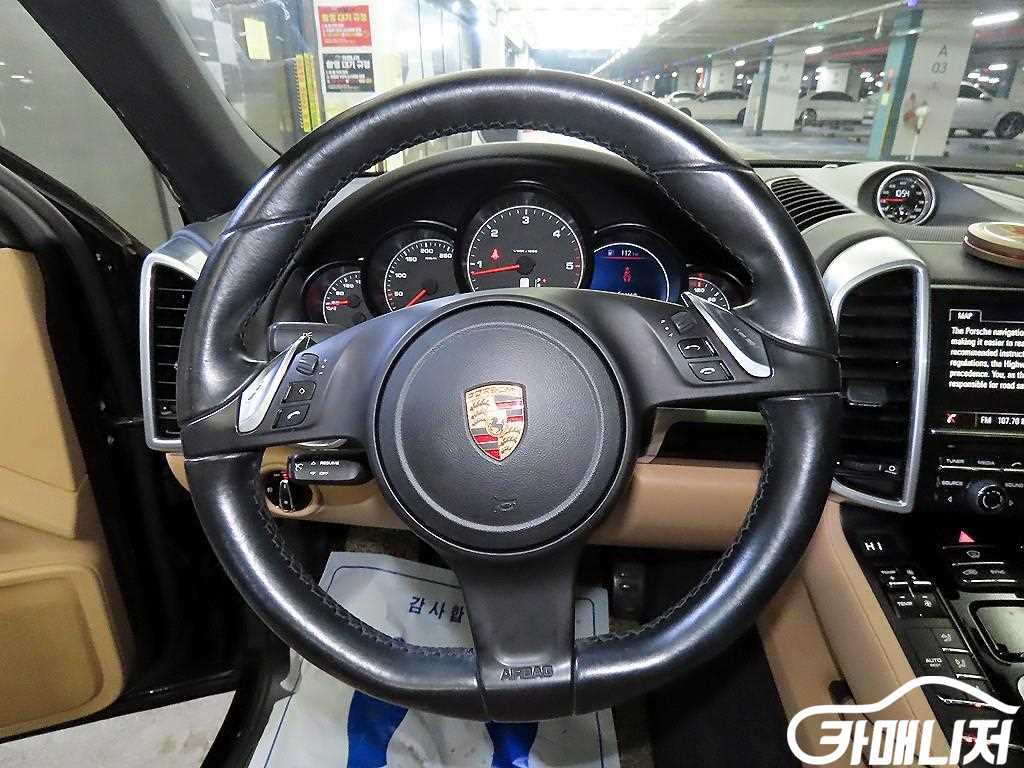 포르쉐 뉴 카이엔 3.0 디젤 플래티넘 에디션 썸네일 8