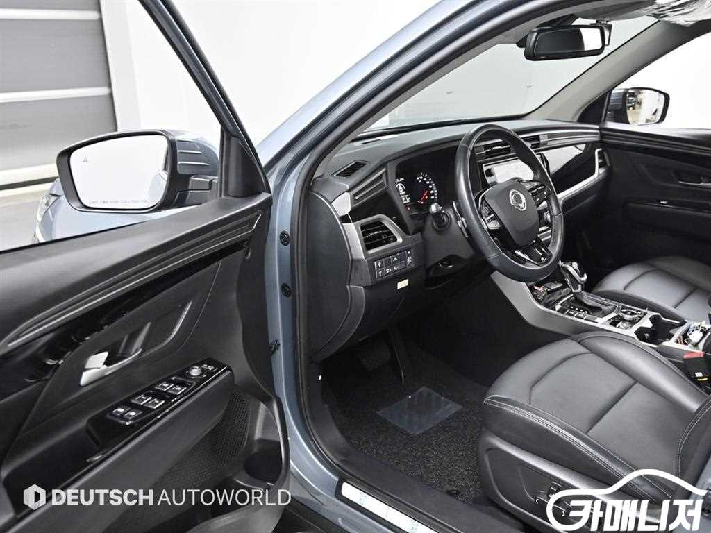 KG모빌리티(쌍용) 뷰티풀코란도 2WD 가솔린 1.5 C7 썸네일 11