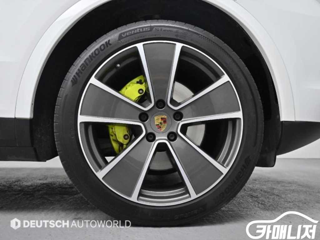 포르쉐 카이엔(PO536) 3.0 E-하이브리드 썸네일 5