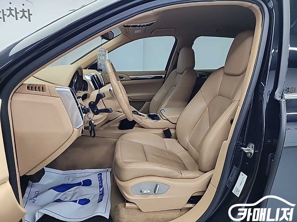 포르쉐 뉴 카이엔 3.0 디젤 썸네일 11