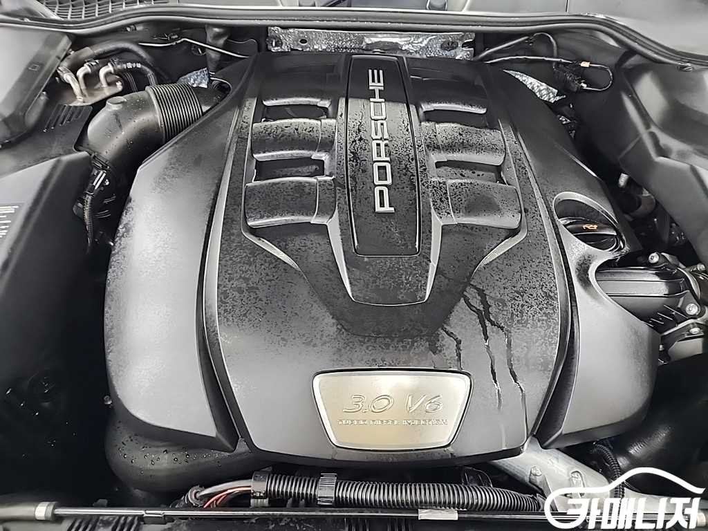 포르쉐 뉴 카이엔 3.0 디젤 썸네일 5