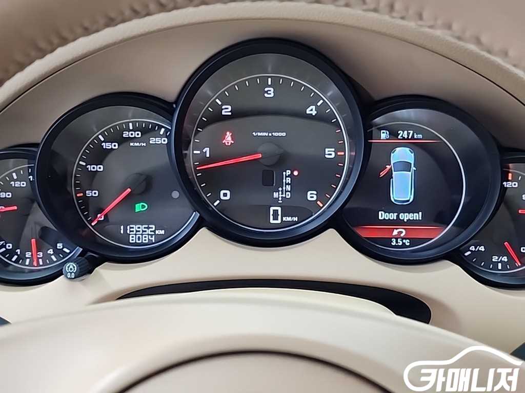 포르쉐 뉴 카이엔 3.0 디젤 썸네일 6