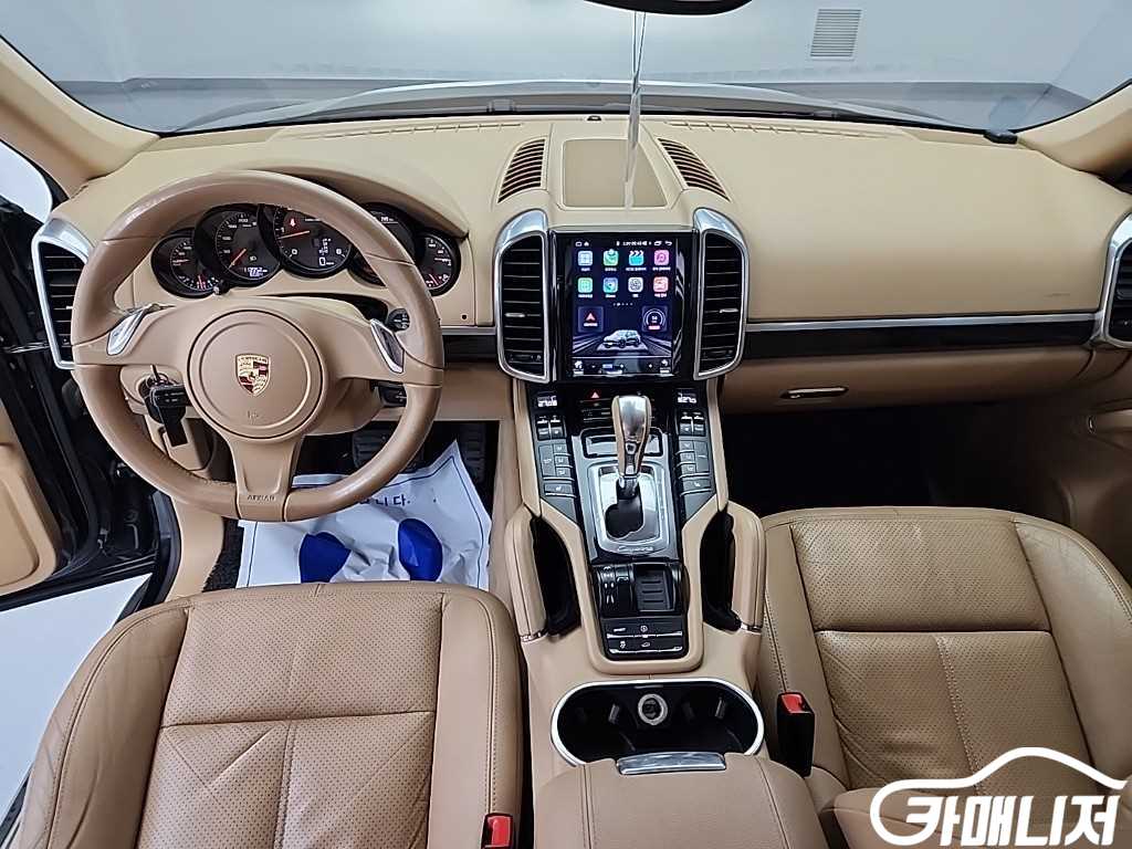 포르쉐 뉴 카이엔 3.0 디젤 썸네일 7