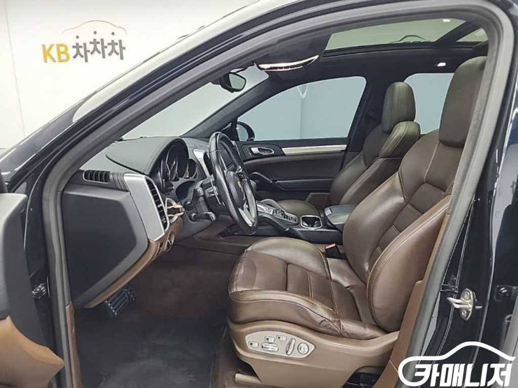 포르쉐 뉴 카이엔 3.6 GTS 썸네일 11