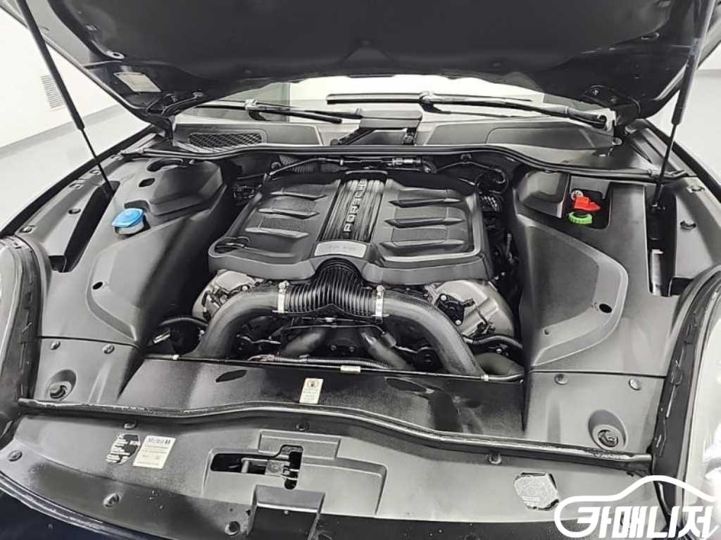 포르쉐 뉴 카이엔 3.6 GTS 썸네일 5