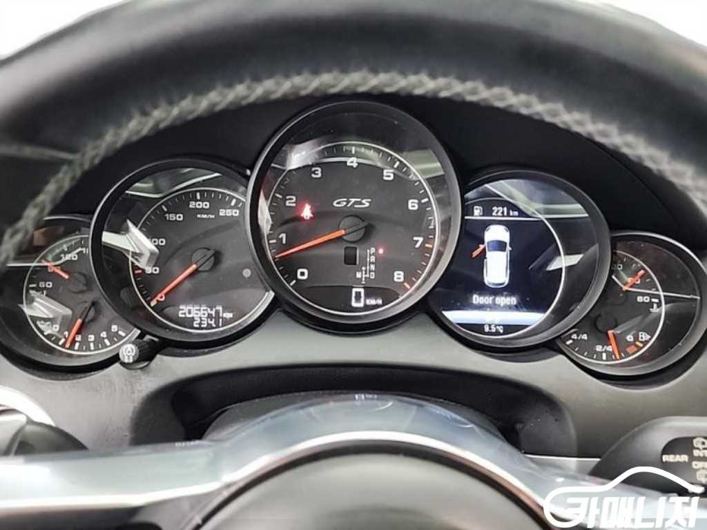 포르쉐 뉴 카이엔 3.6 GTS 썸네일 6