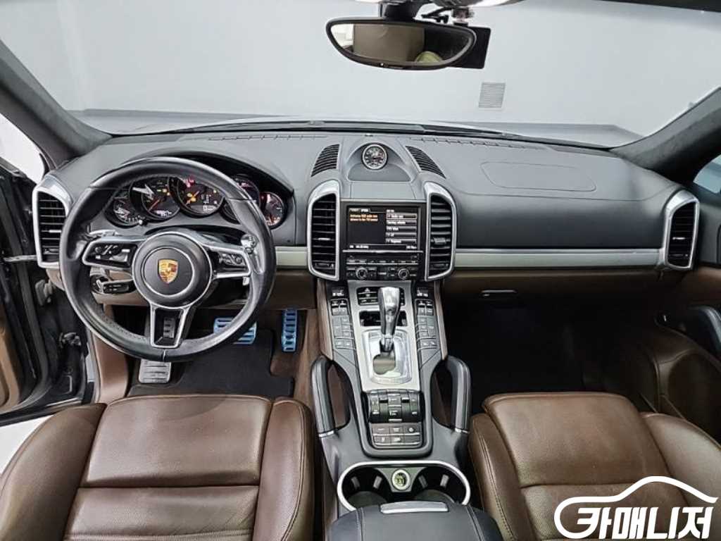 포르쉐 뉴 카이엔 3.6 GTS 썸네일 7