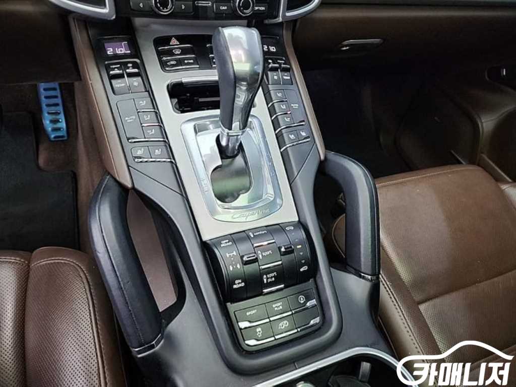 포르쉐 뉴 카이엔 3.6 GTS 썸네일 8