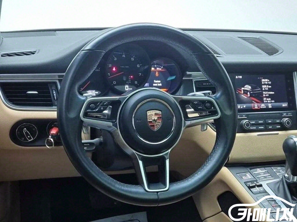 포르쉐 마칸 가솔린 2.0 썸네일 9