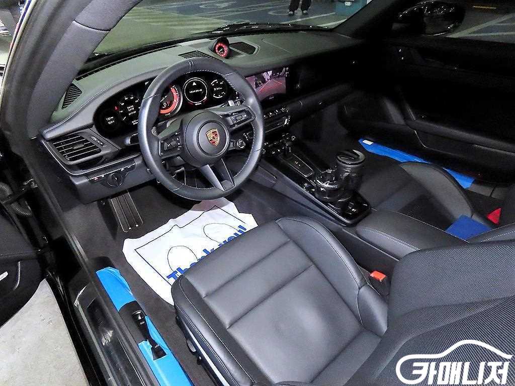 포르쉐 911(992) 카레라 4 GTS 썸네일 10