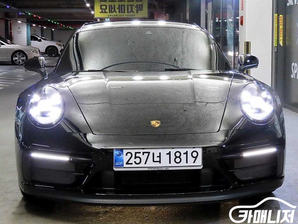 포르쉐 911(992) 카레라 4 GTS 썸네일 2