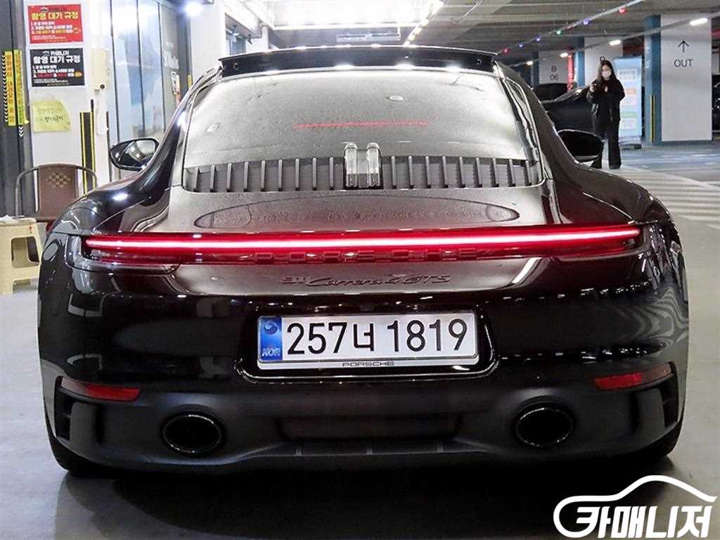 포르쉐 911(992) 카레라 4 GTS 썸네일 5