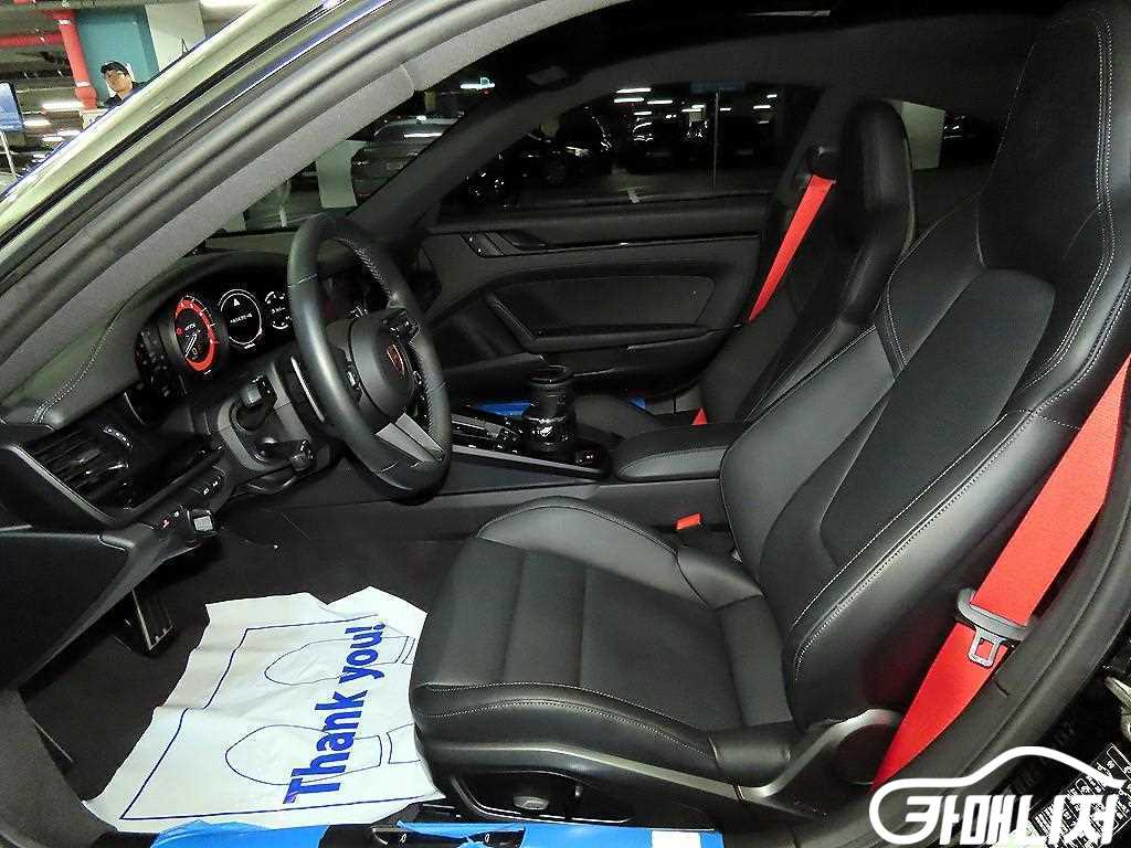 포르쉐 911(992) 카레라 4 GTS 썸네일 6