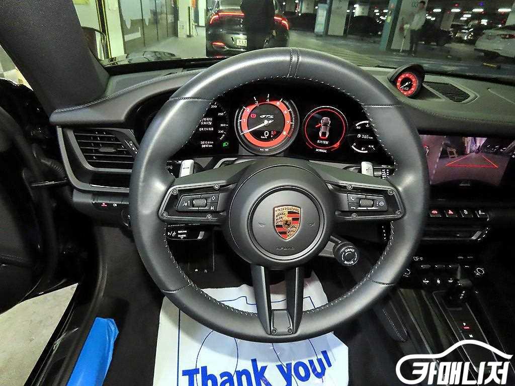 포르쉐 911(992) 카레라 4 GTS 썸네일 8