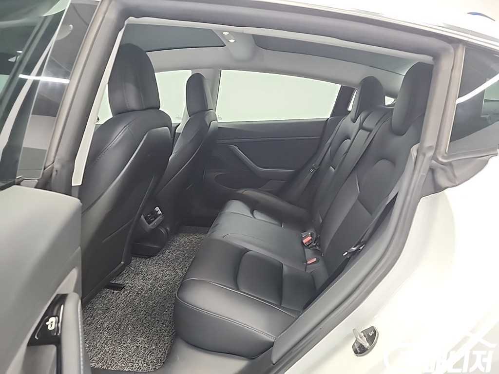 테슬라 모델 3 롱 레인지 썸네일 12