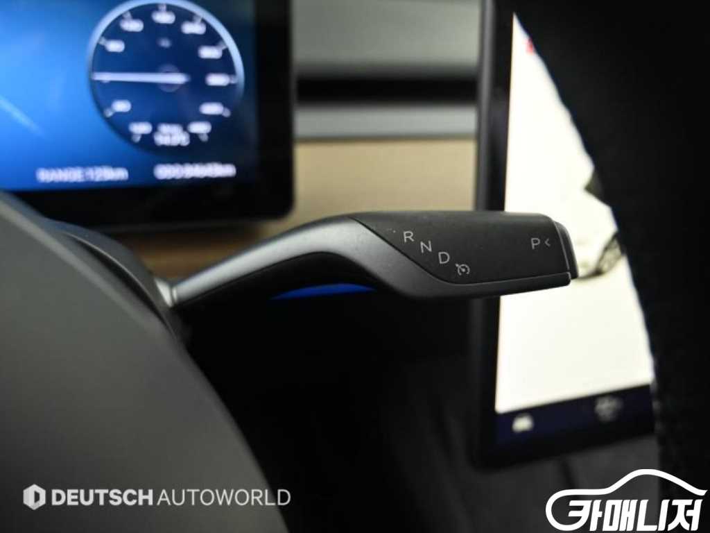 테슬라 모델 Y 롱 레인지 썸네일 10