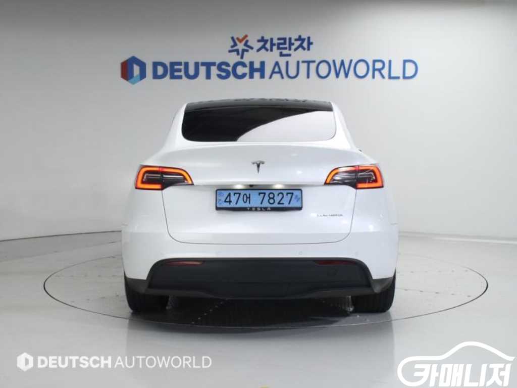 테슬라 모델 Y 롱 레인지 썸네일 5