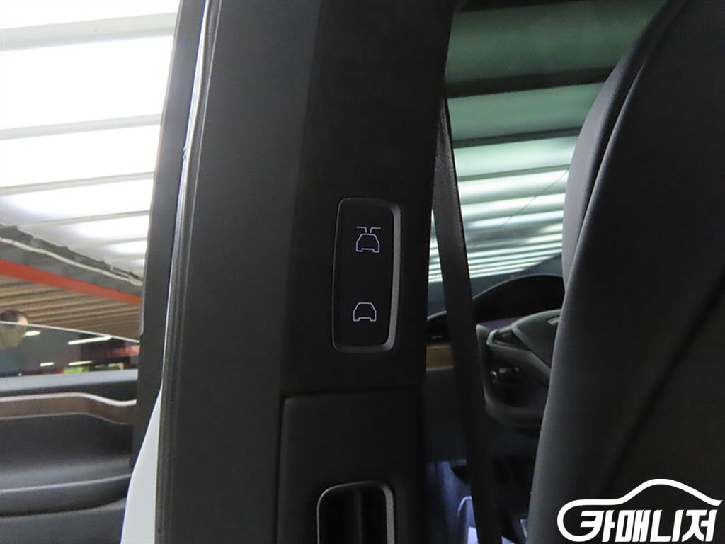 테슬라 모델 X 75D 썸네일 11