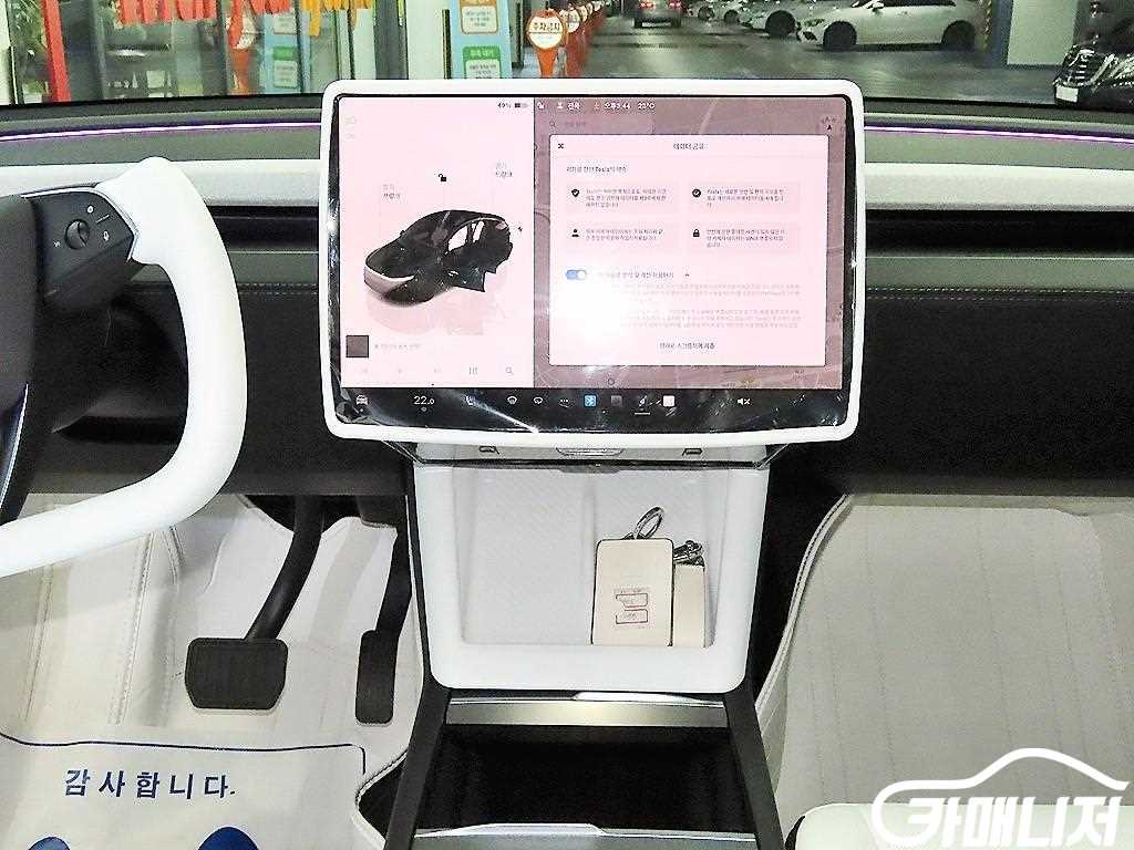 테슬라 모델 Y RWD 썸네일 11