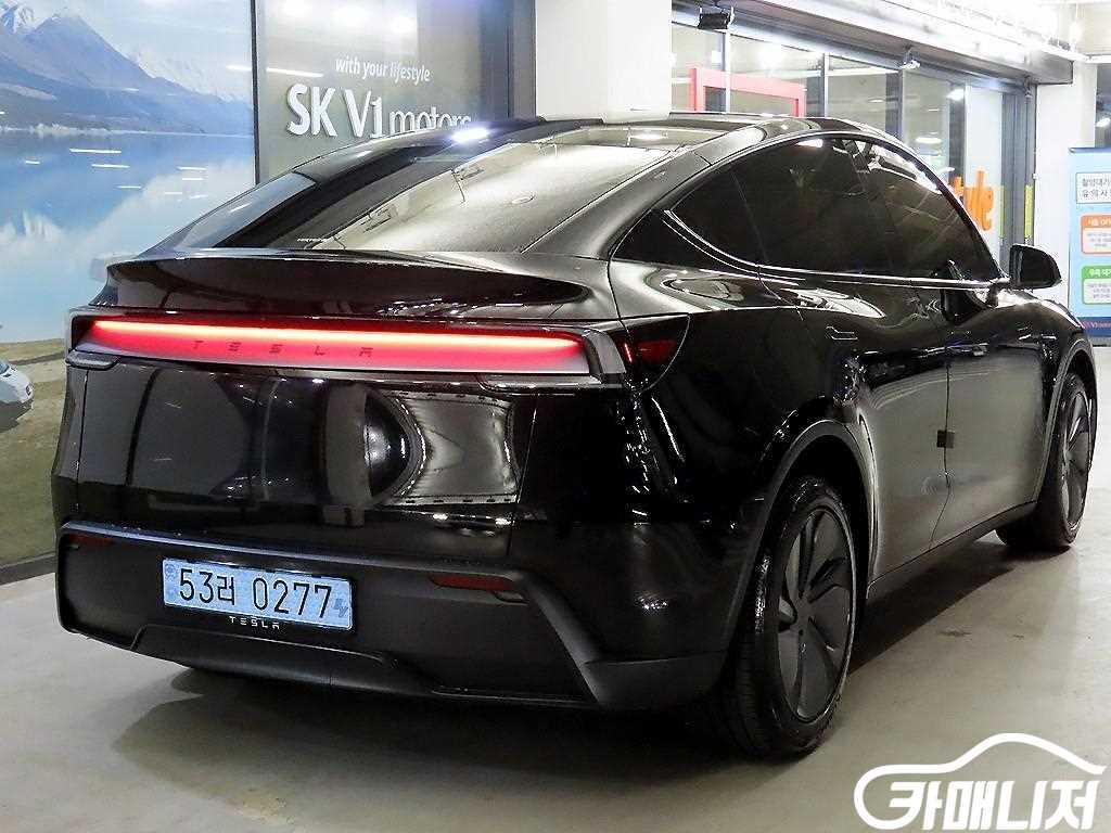 테슬라 모델 Y RWD 썸네일 4