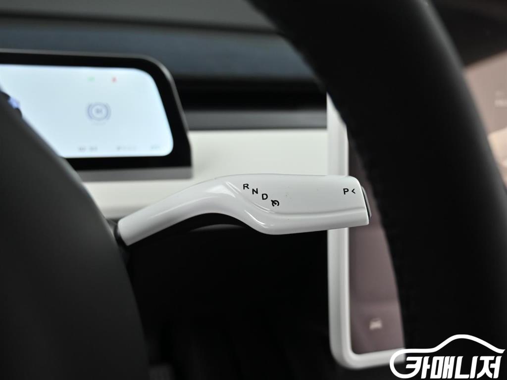 테슬라 모델 Y 롱 레인지 썸네일 11