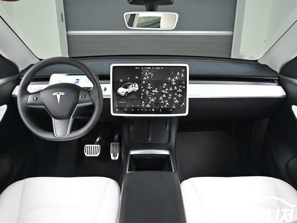 테슬라 모델 Y 롱 레인지 썸네일 12