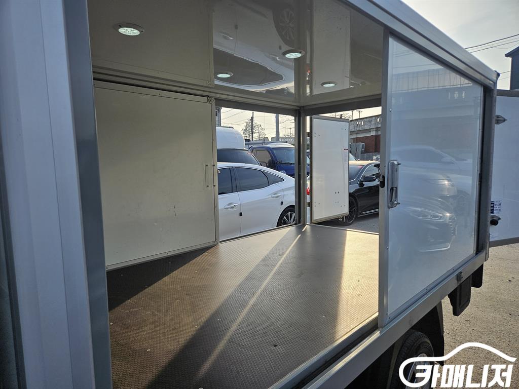 소형화물 [저상내장탑]봉고3 (LPG2.5터보) 킹캡/초장축/로우형 썸네일 6