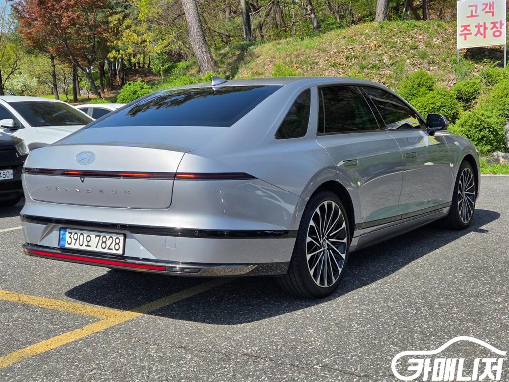 현대 그랜저 하이브리드 (GN7) 캘리그래피 썸네일 6