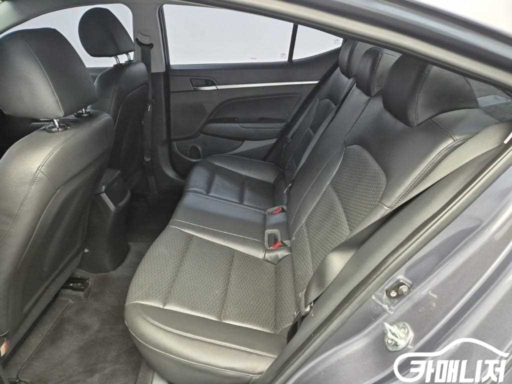 현대 더 뉴 아반떼 AD 1.6 LPI 썸네일 12