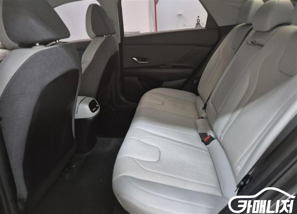 현대 아반떼 (CN7) 1.6 인스퍼레이션 썸네일 12