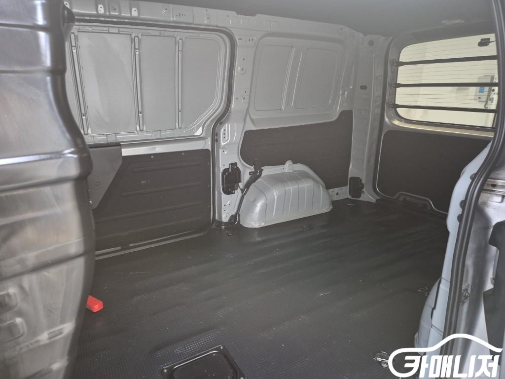 현대 스타리아 2WD 디젤 카고 스마트 썸네일 12