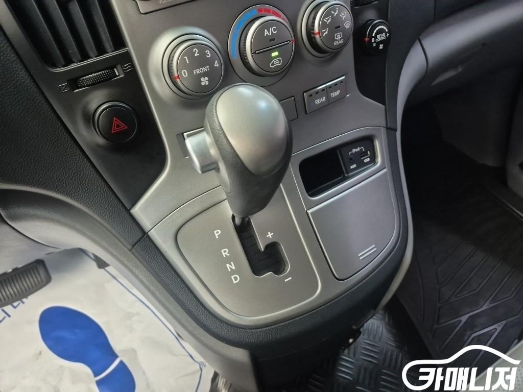 현대 그랜드 스타렉스 12인승 왜건 썸네일 8