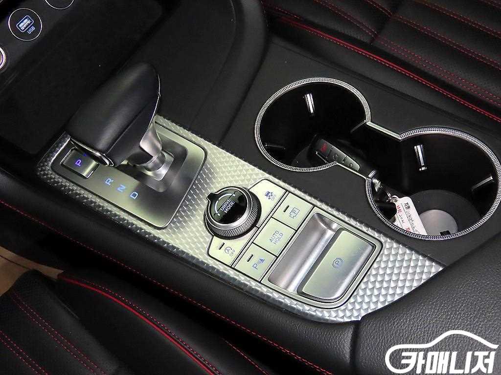 제네시스 더 뉴 G70 가솔린 2.0T 4WD 썸네일 12