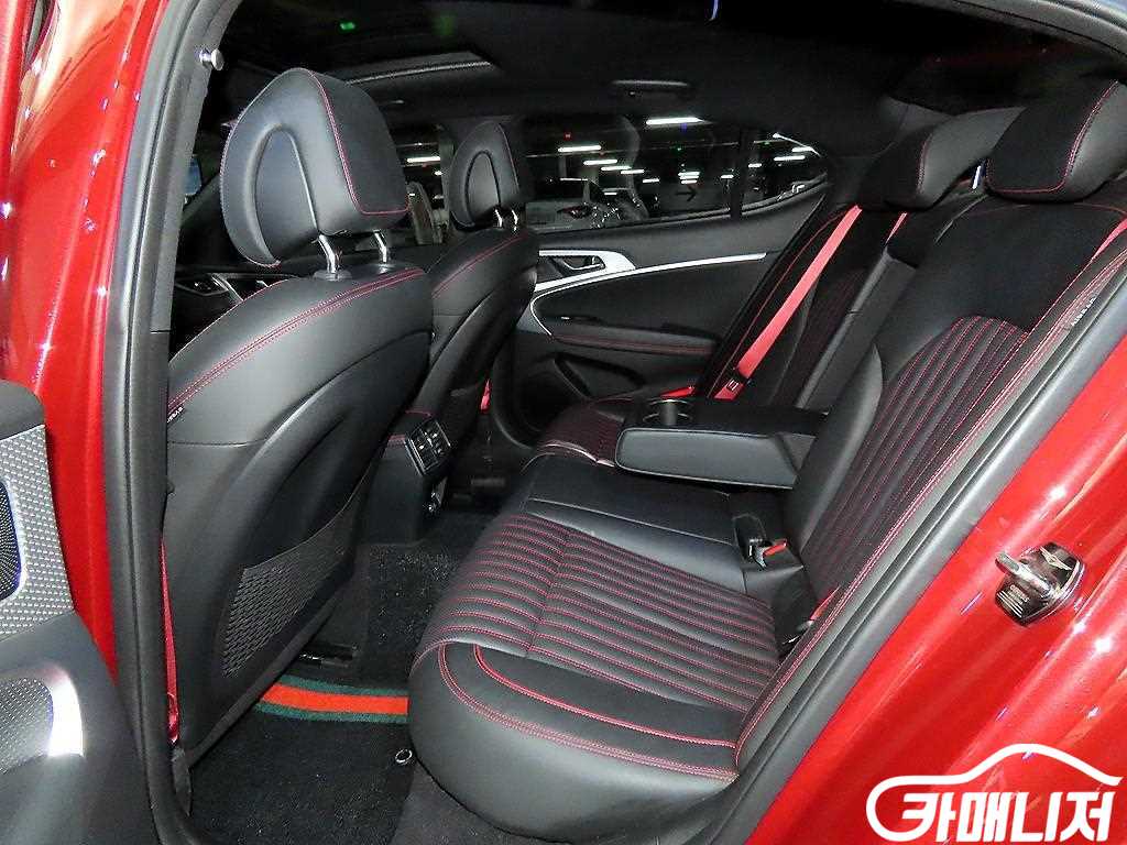 제네시스 더 뉴 G70 가솔린 2.0T 4WD 썸네일 7