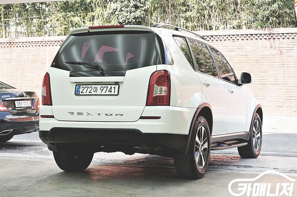 KG모빌리티(쌍용) 렉스턴W 2.2 4WD RX7 썸네일 3