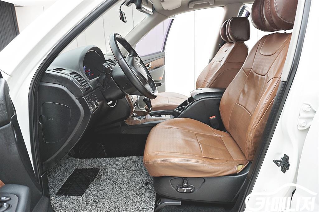 KG모빌리티(쌍용) 렉스턴W 2.2 4WD RX7 썸네일 6