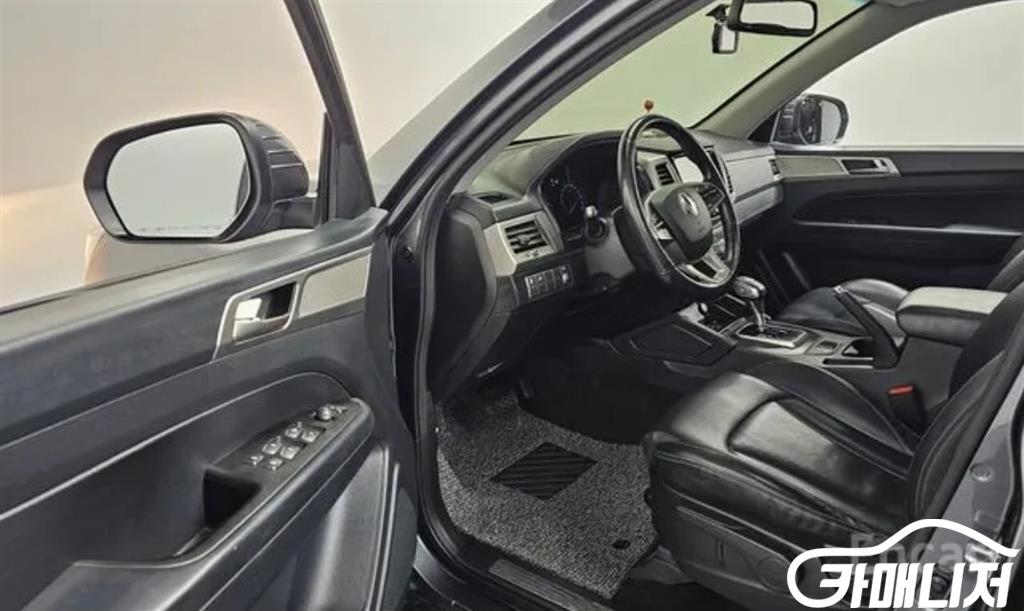 KG모빌리티(쌍용) 렉스턴 스포츠 2WD 디젤 2.2 썸네일 10