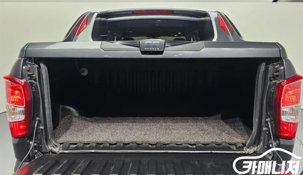 KG모빌리티(쌍용) 렉스턴 스포츠 2WD 디젤 2.2 썸네일 7