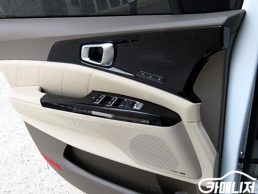 기아 카니발 4세대 가솔린 9인승 하이리무진 시그니처 썸네일 12