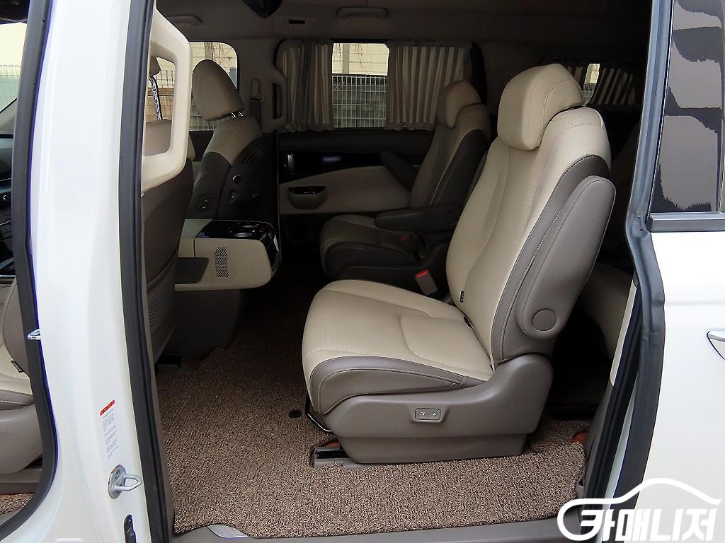 기아 카니발 4세대 가솔린 9인승 하이리무진 시그니처 썸네일 6