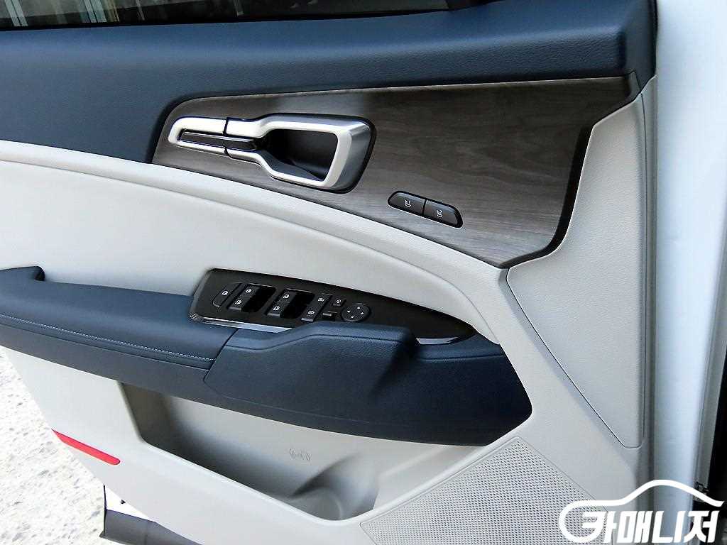 기아 스포티지 5세대 (NQ5) 2.0 LPG 2WD 썸네일 11