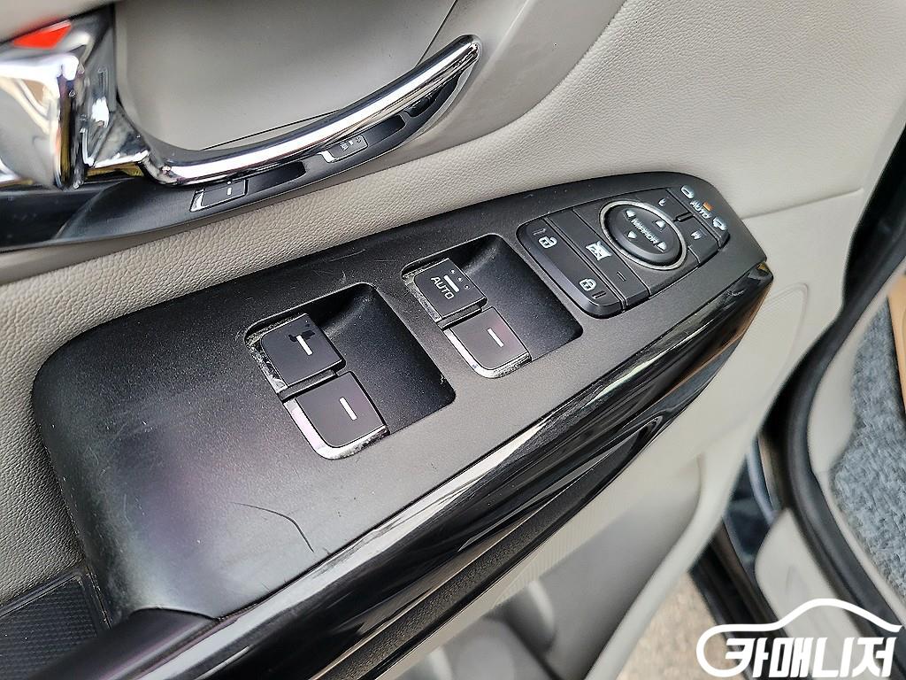 기아 더 뉴 카니발 디젤 9인승 노블레스 썸네일 12