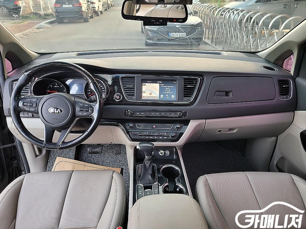 기아 더 뉴 카니발 디젤 9인승 노블레스 썸네일 5