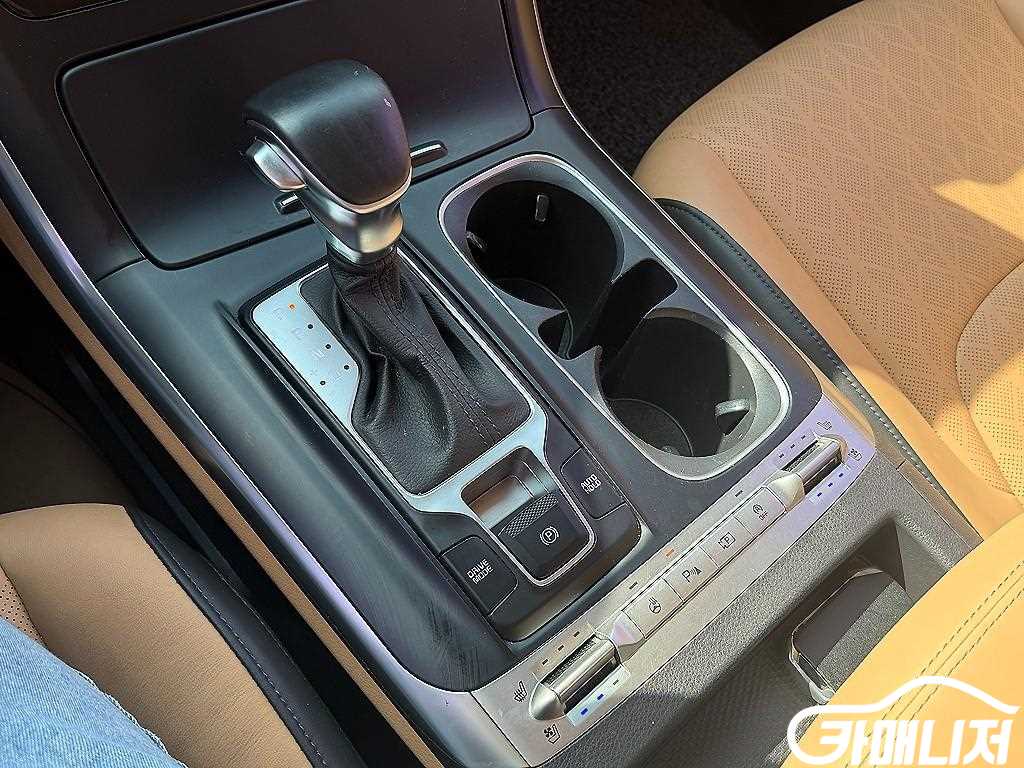 기아 카니발 4세대 디젤 9인승 프레스티지 썸네일 11