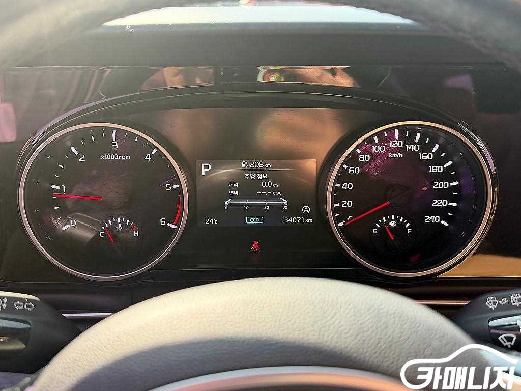 기아 카니발 4세대 디젤 9인승 프레스티지 썸네일 9