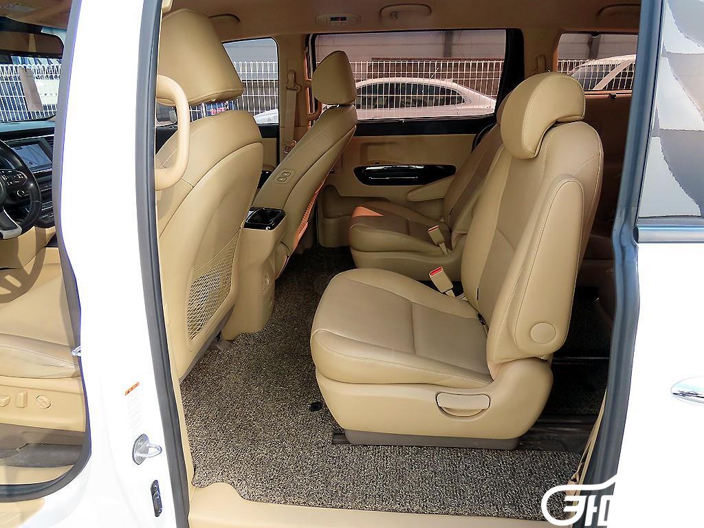 기아 더 뉴 카니발 디젤 9인승 프레스티지 썸네일 6